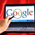 Google logo op laptop